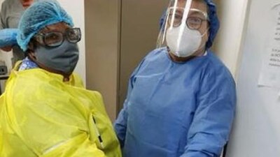 Debido al retraso en las dosis de la vacuna de Pfizer, un médico no puso Ser vacunado y falleció de COVID