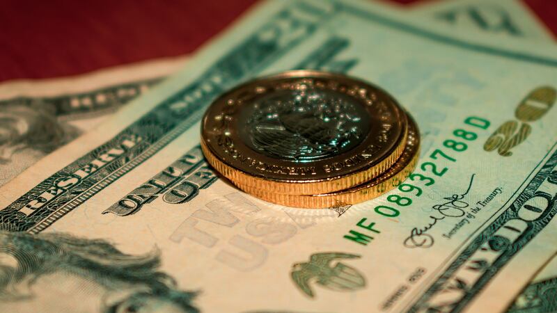 Peso cierra jornada con ligera ganancia frente al billete verde; se cotiza en 21.05 unidades