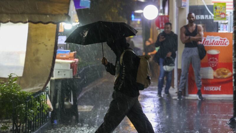 Activan Alerta Naranja por lluvias en 6 alcaldías de CDMX; otras 9 bajo Alerta Amarilla