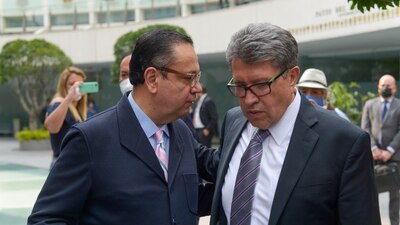 Germán Martínez y Ricardo Monreal en el Senado