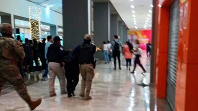 De acuerdo con los primeros reportes, los hechos se dieron en el área de cines
