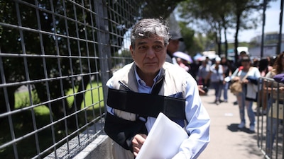 CIUDAD DE MÉXICO, 19AGOSTO2026.- Uuc-Kib Espadas Ancona, consejero del Instituto Nacional Electoral, se presentó al Palacio de Deportes a presentar su Examen de control como parte del Concurso de Selección de Ingreso a Licenciatura para el ciclo 2026-2027/1 de la Universidad Nacional Autónoma de México (UNAM).
FOTO: GRACIELA LÓPEZ/CUARTOSCURO.COM
