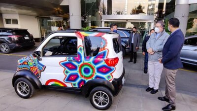 El canciller aseguró que serán los autos eléctricos más baratos del mercado