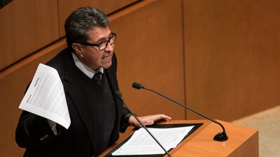 La agenda legislativa de Ricardo Monreal busca sacudir a las instituciones bancarias