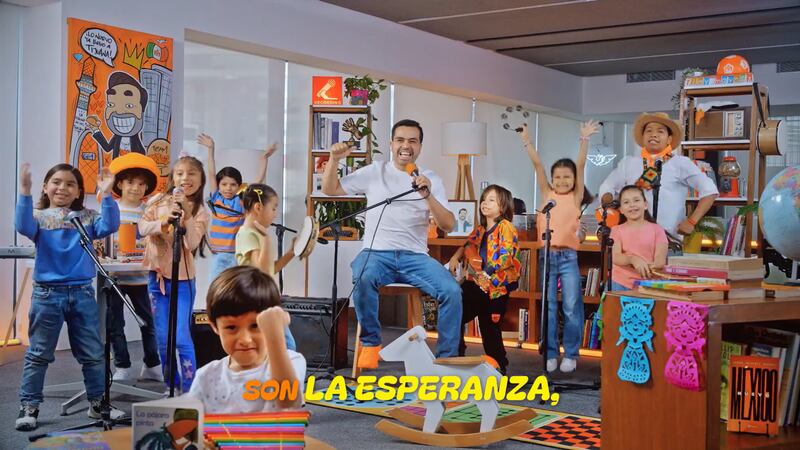 MC celebra el Día de la Niñez con videoclip protagonizado por Yuawi y Máynez