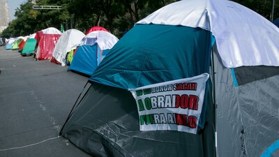 De acuerdo con la Cámara de Comercio de la Ciudad de México el plantón ha dejado fuertes estragos económicos