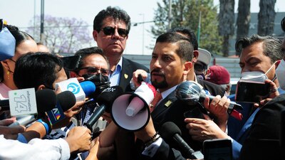 El abogado Benítez también asesora a algunas víctimas del reciente choque de trenes en la Línea 3 del Metro.