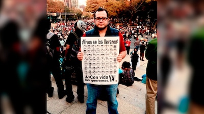 Pidió justicia por los 43 estudiantes desaparecidos de Ayotzinapa