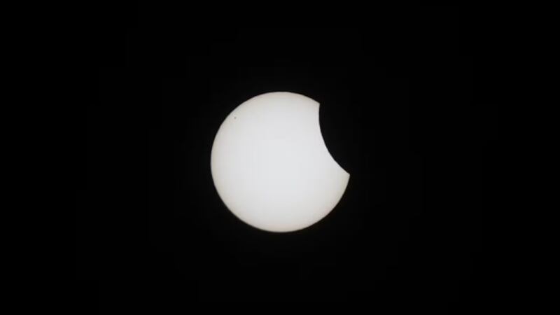 FOTOS: Así se vio el eclipse parcial del Sol en EU y algunos estados del norte de México