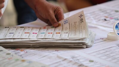 Cuando los partidos no están de acuerdo con los resultados, piden a las autoridades electorales el recuento de votos