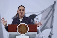 Tras episodio de acoso, Sheinbaum descarta cambiar su esquema de seguridad