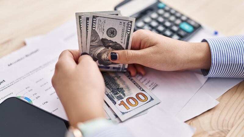 ¿Cuáles son las mejores remesadoras con bajas comisiones en el envío de dinero?