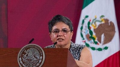 La directora del SAT informó que 30 personas deben al fisco más de 2 mil millones de pesos