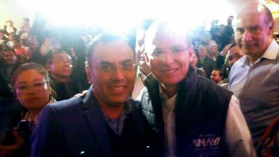 El primo de Karime Macías (izq) con el precandidato presidencial de 'Por México al Frente'