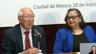 El embajador y la presidenta de la SJN estuvieron juntos en un evento