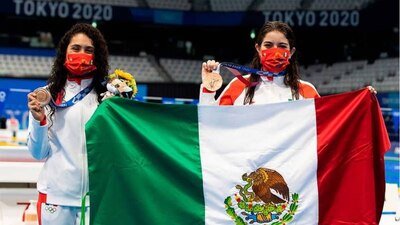 Habían anunciado que venderían sus medallas para pagar el viaje