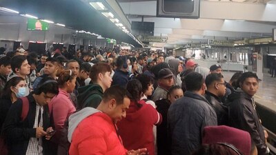 La Línea 3 del Metro está completamente colapsada