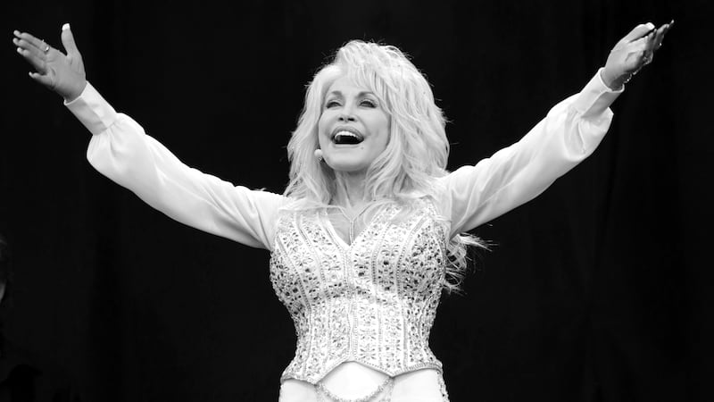 Fallece Dolly Parton, ícono de la música country, a los 80 años