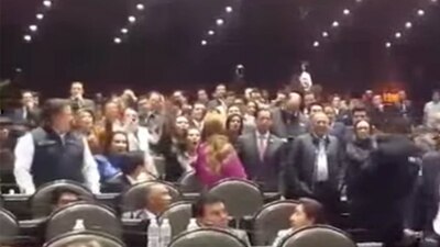 Legisladores del PRI insultaron a un diputado de Morena en la votación del Presupuesto de Egresos
