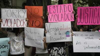 Mujeres protestando tras el amparo concedido a Diego Cruz