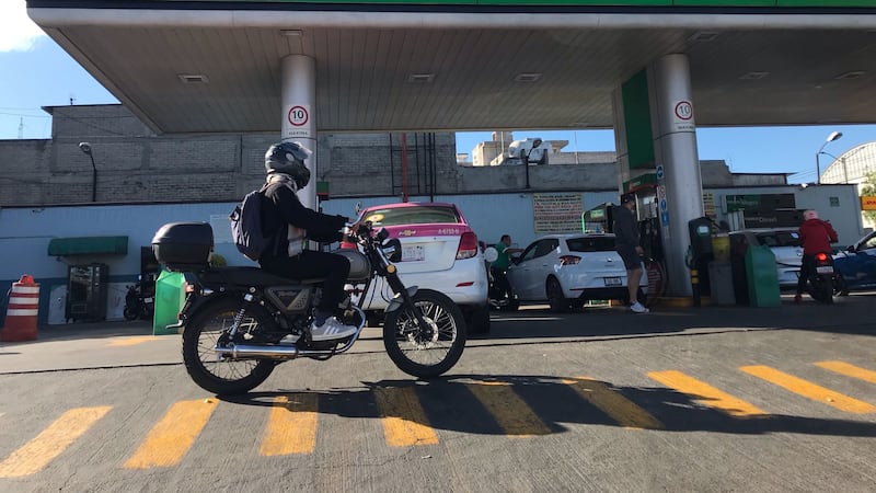PAN propone bajar a 20 pesos el costo de la gasolina; exige al gobierno ayudar a las familias