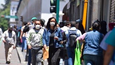 Los casos sospechosos acumulados de la enfermedad COVID-19 aumentaron a 56 mil 843