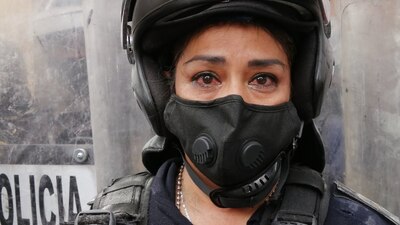 ¿Qué hay detrás de la viral foto de una policía de la CDMX llorando durante la marcha proaborto?