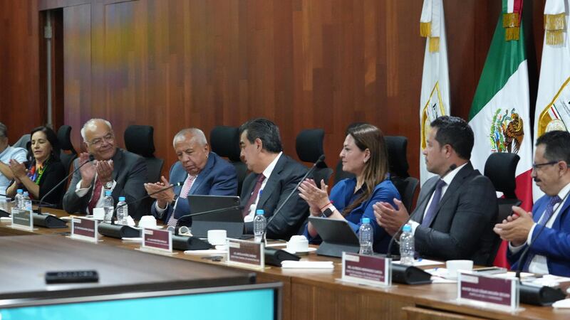 Entre señalamientos Francisco Garduño deja el INM; titularidad pasa a Sergio Salomón