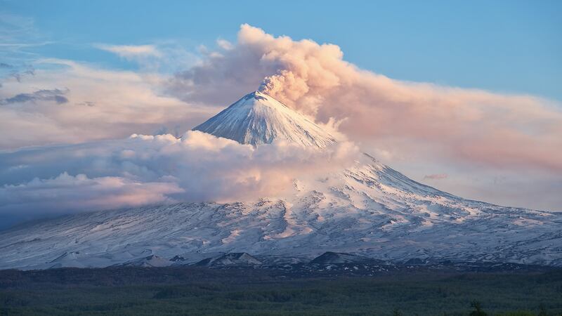 Tras mega sismo de Rusia, se activan 7 volcanes; es la primera vez en casi 300 años