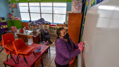 La limpieza de las aulas es fundamenta para el regreso a clases presenciales