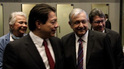 El presidente fue a la plenaria de su partido Morena