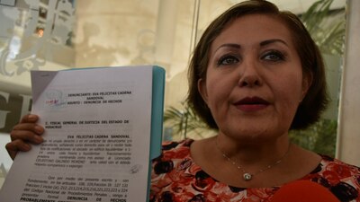 Tras la filtración del primer video donde recibe dinero, Eva Cadena interpuso una demanda contra quien resulte responsable