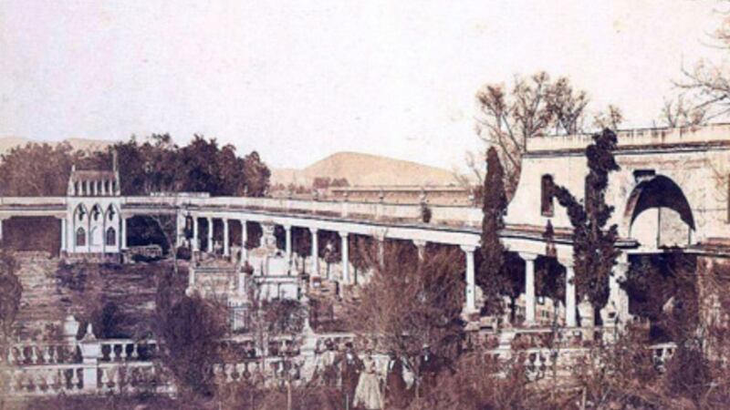 Panteón Santa Paula, el lugar que albergó a Leona Vicario y la pierna amputada de Santa Anna