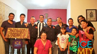 Algunos integrantes de la comunidad LGBTTTI no quieren renunciar a su fe