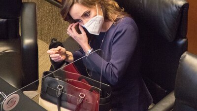 En su cuenta de Twitter, escribió en contra del desecho de las denuncias contra Gatell