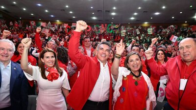 La cúpula priista se rindió ante la senadora del PAN