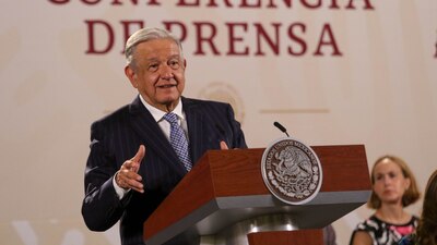 El mandatario señaló que ningún trabajador de la educación ganará menos de 16 mil pesos