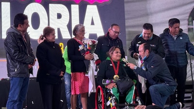 La atleta mexicana fue reconocida en su municipio tras haber traído oro desde París
