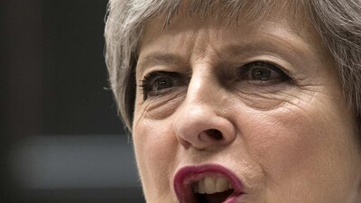 Tras la derrota, May dijo que formará gobierno con ayuda del Partido Unionista Democrático de Irlanda del Norte