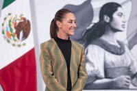 “No hemos sido notificados como gobierno”, Sheinbaum sobre arancel de EU al jitomate