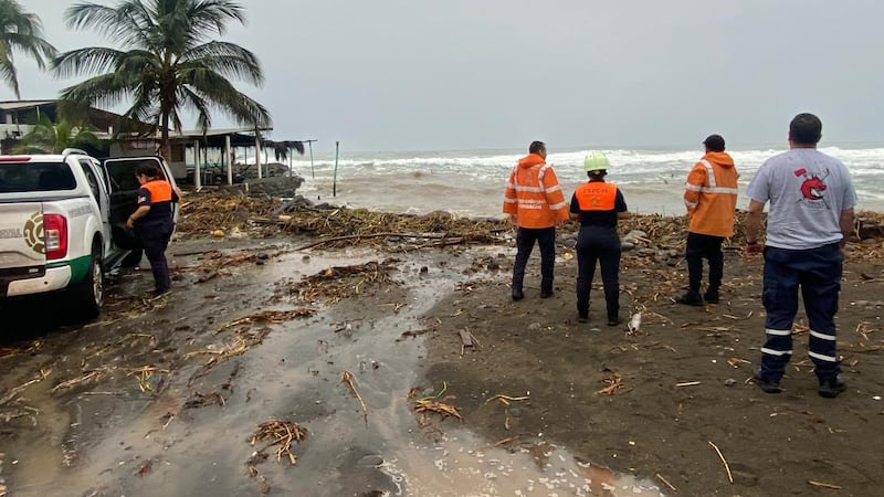 ¡En alerta! Jalisco, Michoacán y Nayarit suspenden actividades ante impacto del Huracán ‘Simon’