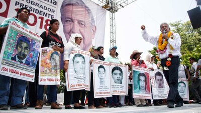 En un mitin en Iguala, Guerrero, los padres de familia de los jóvenes desaparecidos se pronunciaron