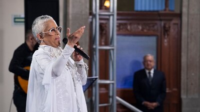 La cantante se presentó en Palacio Nacional