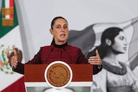 Sheinbaum desmiente supuestas amenazas a jugadores de Ecuador y acusa campaña para desacreditar a México