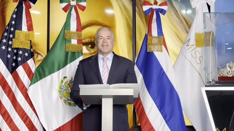 Guatemala retira nombramiento de cónsul honorario a Raúl Rocha, dueño de Miss Universo