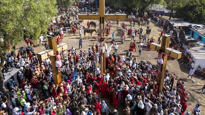 La representación de este año terminó con la crucifixión de Jesús en el Cerro de la Estrella