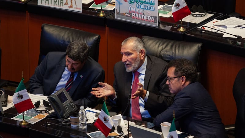 Senado avala ley de bienestar animal, con Adán Augusto como único voto en contra