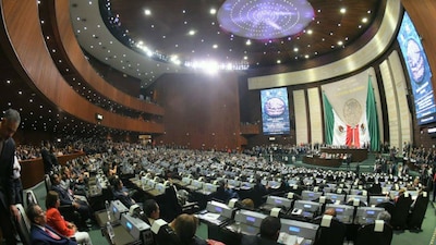 Los diputados federales durante una sesión ordinaria en San Lázaro