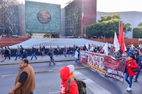 CNTE instala plantón frente a la Cámara de Diputados