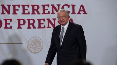 El presidente decidió envíar el escrito por si los legisladores de Morena no juntan las firmas